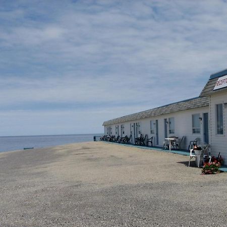 Motel Le Noroit L'Anse-au-Griffon Exterior foto